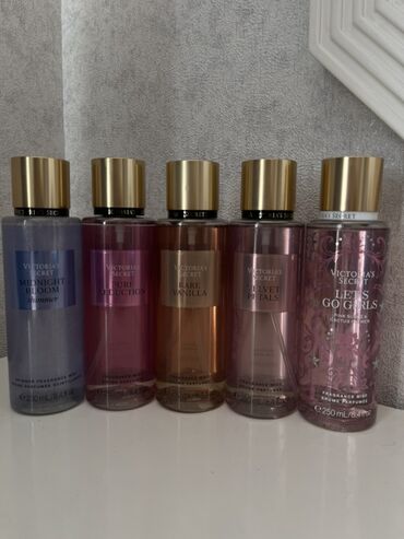 Ətriyyat: Victoria's Secret müxtəlig çeşid body mistlər. Hər biri yenidir