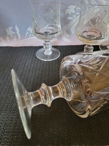 Kuhinjski setovi: Servis za vino,sa bokalom kristal,rucna gravura 1960g+. Servis za na lalafo.rs — 11 Kuhinjski setovi: Servis za vino,sa bokalom kristal,rucna gravura 1960g+. Servis za — 11