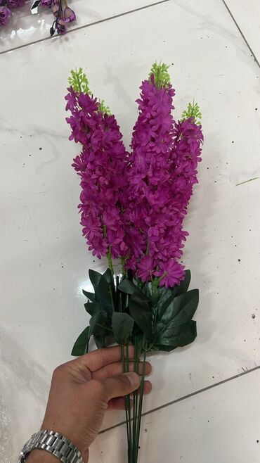 Süni güllər: Məhsul: Süni gül buketləri və kompozisiyalar Təsvir: - Realistik — 23