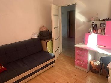 Продажа коттеджей и домов: Продаю дом в районе нового Ошского рынка. в одном участке есть 2 дома — 9