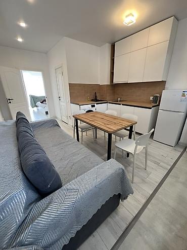studio apartment: Сдается 1 комнатная квартира на первой береговой линии имеется все — 9