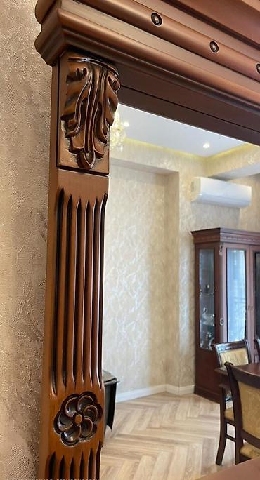 Mebel: Qonaq otağı üçün, İşlənmiş, Açılan, Dördbucaq masa, 8 stul — 9