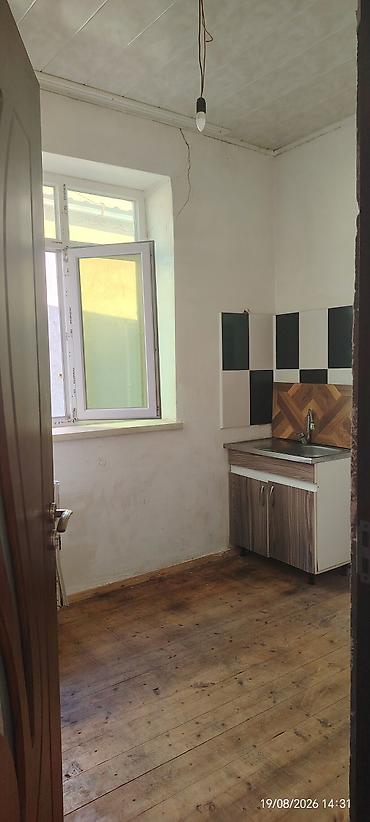 xirdalanda ev: Hovsan kanecni kiraye verlir Həyət evi daş üzlü fasadla tikilib və — 10