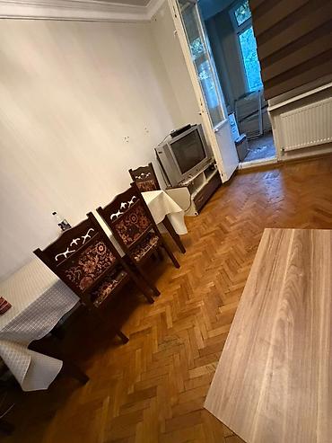 Недвижимость: Diqqət! 1 nəfər otaq yoldaşı xanım axtarılır. evde ana və 9 yaşlı — 8