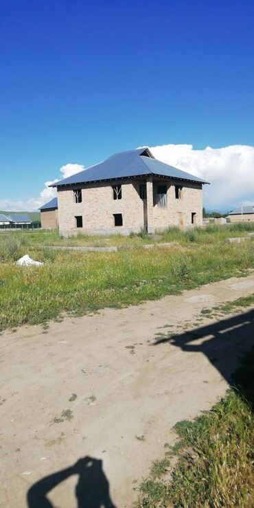 продаю дом в киргизии 1: 264 м², 9 комнат, Без мебели