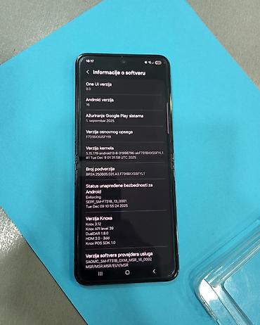 gopro: Samsung Galaxy Z Flip5 – crni, preklopni model - Memorija: 8 GB RAM / — 5