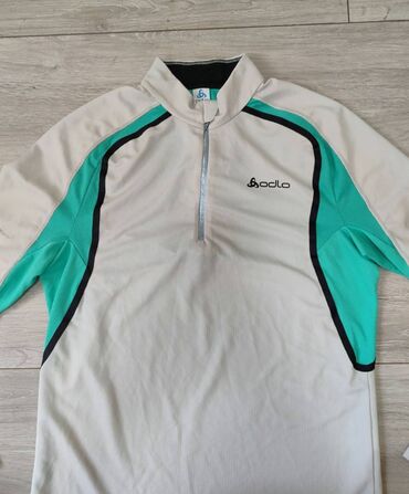 Sportska odeća: Gornji deo odeće, Za odrasle, Upotrebljenо — 4