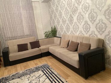 Masa və oturacaq dəstləri: TehiUqlavoy divan. 400azn. açılır bazalidi. yaxsi veziyyetde ünvan