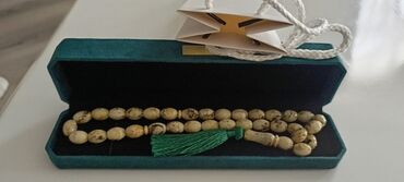 bujuteriyalar: Kəhrəba təsbeh, hədiyyəlik qutusunda.100% təbii baltik kəhrəbasından