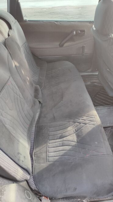 Volkswagen: Volkswagen Passat: 1991 г., 1.8 л, Механика, Бензин, Универсал — 9