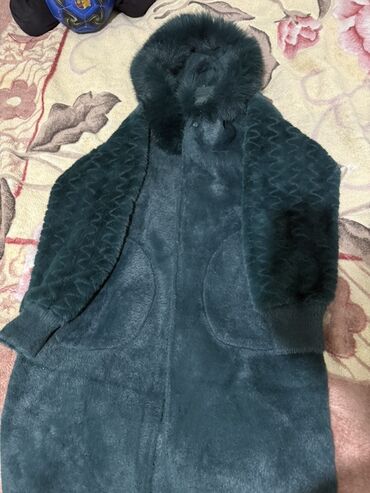 женские натуральные шубы: Шуба, По колено, С капюшоном
