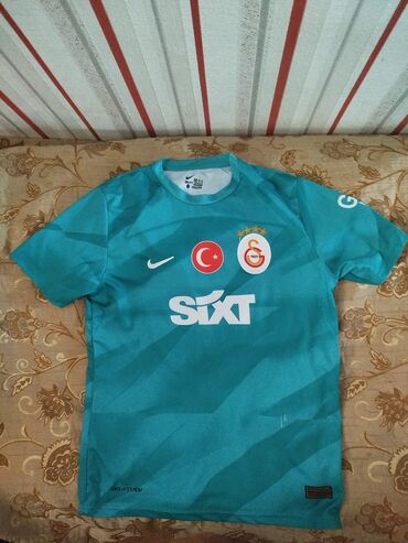 форма: Galatasaray formasi 🟢
Seligeli veziettedi Tecili satilir 
Olçu:M