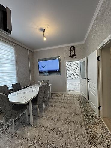 Продажа коттеджей и домов: Продаётся комплект для столовой/гостиной: - Обеденный стол — 3