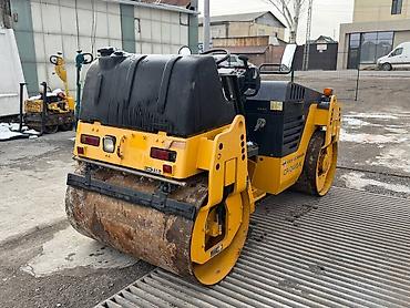 cak: 🏗️ КАТОК SAKAI SW502-1 В НАЛИЧИИ! 🚀 🌟⚙️ КЛЮЧЕВЫЕ ПРЕИМУЩЕСТВА; — 4