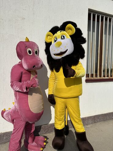 костьюм: Продаю ростовые костюмы : льва и динозавра