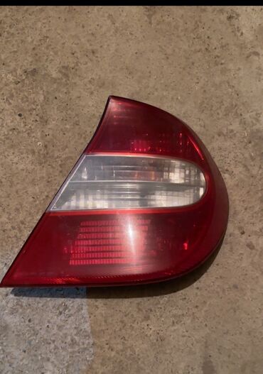 продаю связи с переездом: Задний левый стоп-сигнал Toyota 2003 г., Б/у, Япония