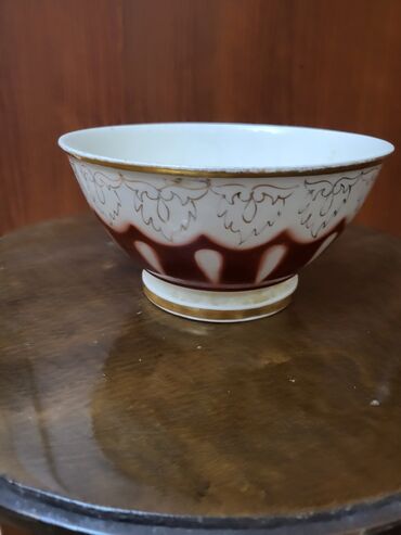 Digər dəstlər və servizlər: Kolleksiya üçün dekorativ porselen dəst - Porselen kaşa: Ağ əsaslı — 1