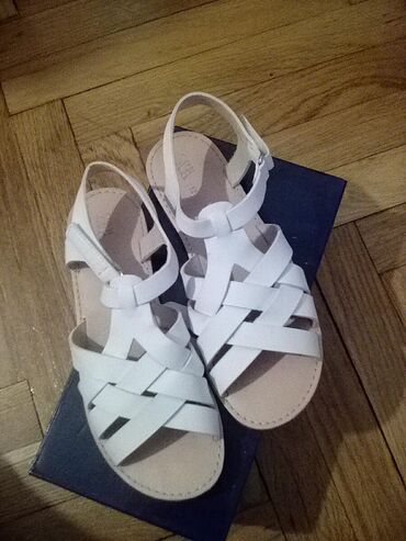 bele cizme: Sandale, Zara, Veličina - 32