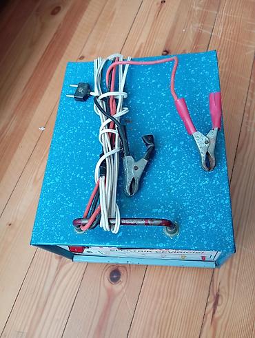 зарядка для аккумулятора авто: Avtomobil akkumulyatoru üçün elektrik çeviricisi/şarj qurğusu - — 1
