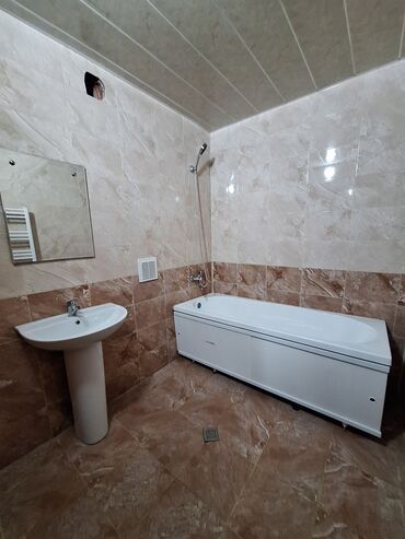 hamam ucun ayaq alti: Hamam dəsti satilir hammisi bir yerde cemi 350 Azn moyka, ayna, vanna