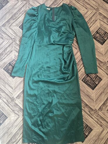 Вечерние платья: Сезон корпоративных вечеринок начался в связи с этим распродают свои — 1