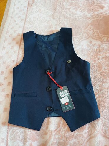 Jiletlər: Maqaza baqlandigindan elde 5 eded qalib 4 -5 yas 6 -7 yash oqlan — 7