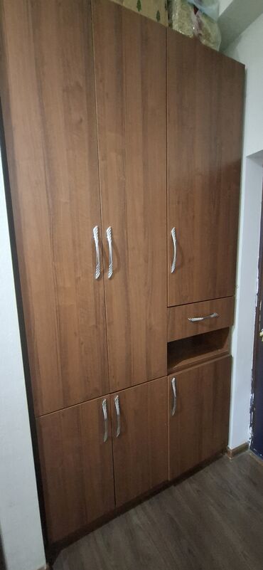 Mətbəx mebeli: İşlənmiş, Düz dolab, Dəhliz dolabı