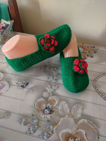 Kolqotkalar, corablar: Toxunma corab satılır Çatdırma pulsuzdur Whatsapp aktivdir istəyən — 8