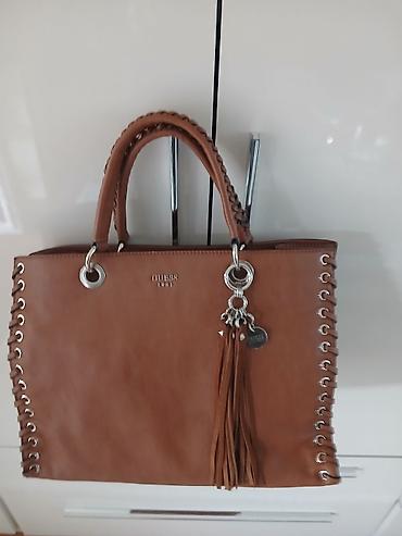 Torbe: GUESS torbe – dve modele 1) Siva torba sa monogram printom - — 3