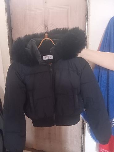 etir aparati: Qısa qara puffer gödəkçə – brend: HUEYII, ölçü: M - İsti və yüngül — 1