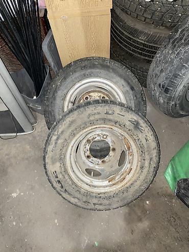 Шины и диски: Резина портер 5.50 Lt R 13 цена 3500 2 штуки норм 2 штуки на запаску — 3
