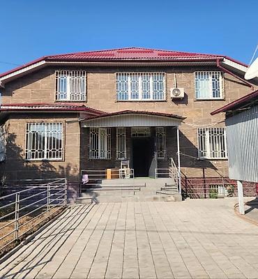 Продажа отелей и хостелов: Продается дом из 3 этажей (1 из них цокольный) для любого бизнеса — 28