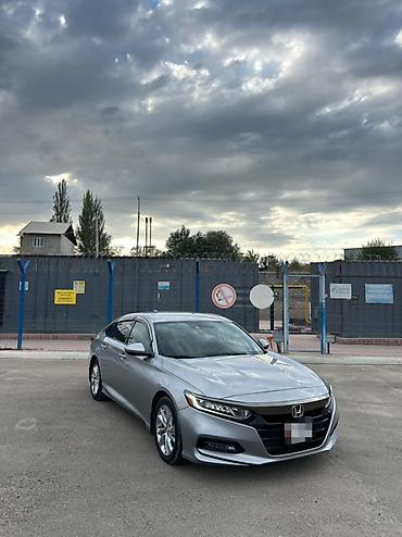 camry 2011: Honda Accord: 2018 г., 1.5 л, Вариатор, Бензин, Седан — 3
