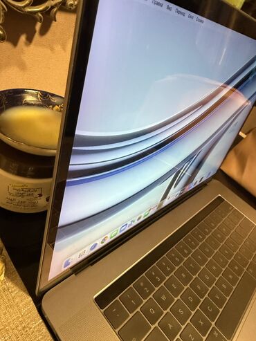 klaviaturalar: Yeni Apple MacBook, 15 ", Intel Core i7, 512 GB, Ünvandan götürmə