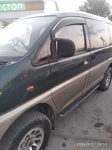 шины на делику: Mitsubishi Space Gear: 1995 г., 3 л, Автомат, Бензин, Минивэн — 3