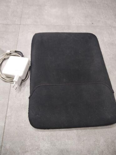 Apple MacBook: Apple MacBook noutbuku - Gümüş/alüminium korpus, qara arxa qapaqda -da lalafo.az — 3 Apple MacBook: Apple MacBook noutbuku - Gümüş/alüminium korpus, qara arxa qapaqda — 3