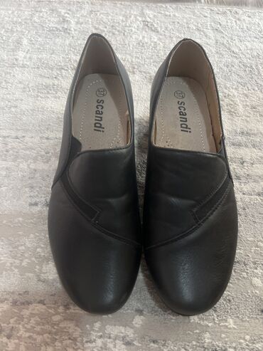 женские бордовые туфли: Туфли 37, цвет - Черный