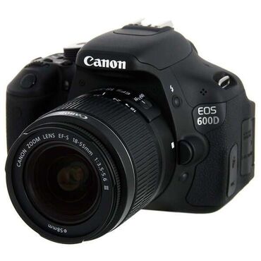 цифровые видеокамеры: Цифровая зеркальная камера Canon EOS 600D с объективом Canon Zoom Lens