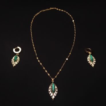 Setovi nakita: Prelepa garnitura od nerđajućeg čelika sa 18K pozlatom i priveskom