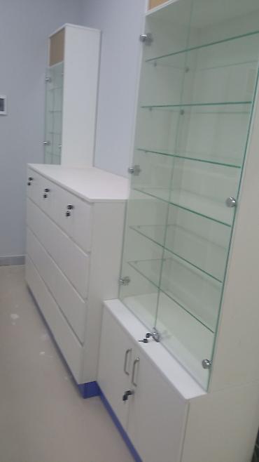 Sifarişlə aptek vitrinləri: Aptek üçün mebel və vitrin sistemləri - Resepsiyon/keşyer masası — 10