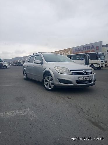 запчасти opel vectra a: Opel Astra Caravan (universaı), gümüşü rəng. Xüsusiyyətlər: - Kuzov — 2
