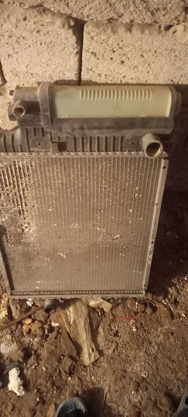 işlənmiş radiator: Radiator Mersedec