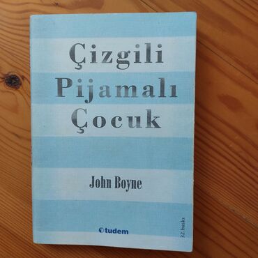 trikotaj uşaq pijamaları: Çizgili Pijamalı Çocuk/Türkçə bədii kitab(içərisi təmizdir)
