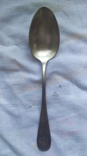 Süfrə ləvazimat dəstləri: Klassik naxışlı süfrə dəsti – qaşıq və çəngəllər - Tərkib: 3 ədəd iri — 10