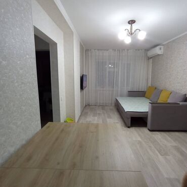 токтогула орозбекова: 2 комнаты, 44 м², Хрущевка, 4 этаж