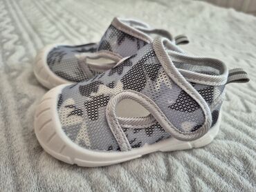 Sandale: Dečje sandale/patike za bebe – siva/bela kombinacija Veličina 21-22 - — 12