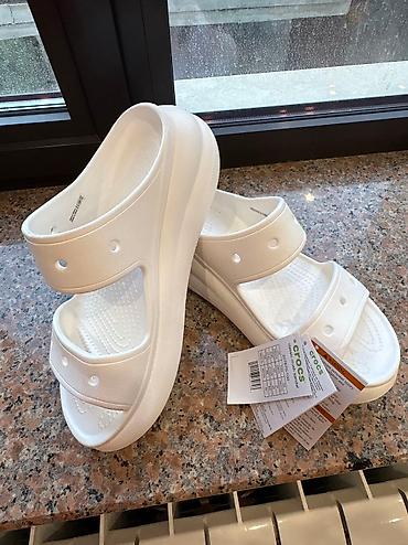 онклауд обувь: Босоножки, 40, Crocs, Новый, цвет - Белый, Платная доставка, Самовывоз — 2