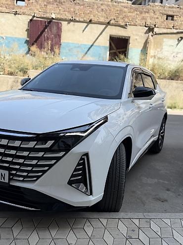 byd кроссовер: Changan Uni-V: 2025 г., 1.5 л, Автомат, Бензин, Кроссовер — 3