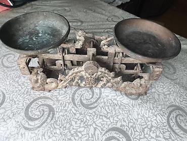 çəki daşı: Antik ikiqablı mexaniki tərəzi - Material: tökmə metal gövdə və metal — 2