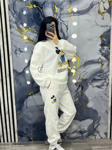 Dəstlər, kostyumlar: Paylaşılıan bütün geyimlər hər biri yenidir.İstəyən yazıb maraqlana — 9